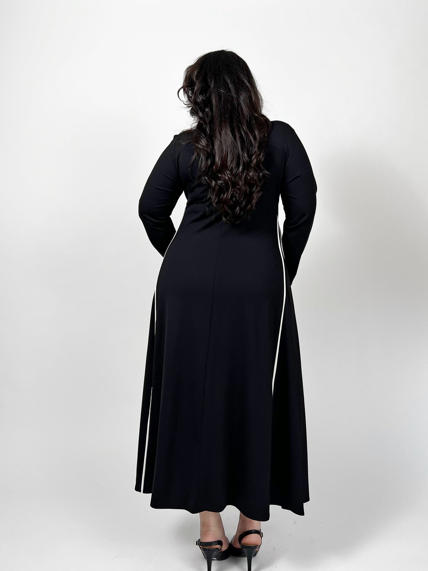 The Ribbon Noir Dress