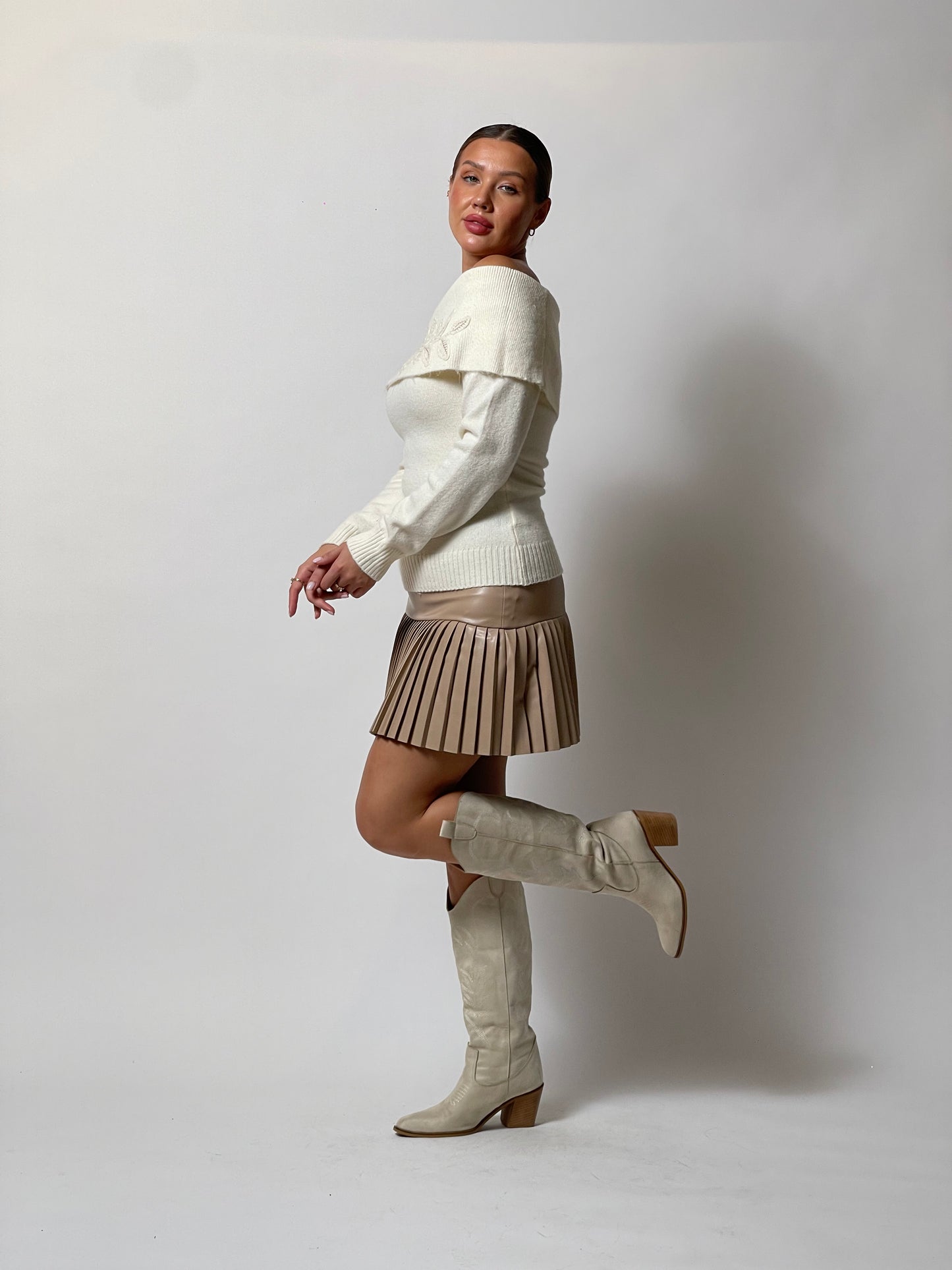 Off-Shoulder Knitted Pullover