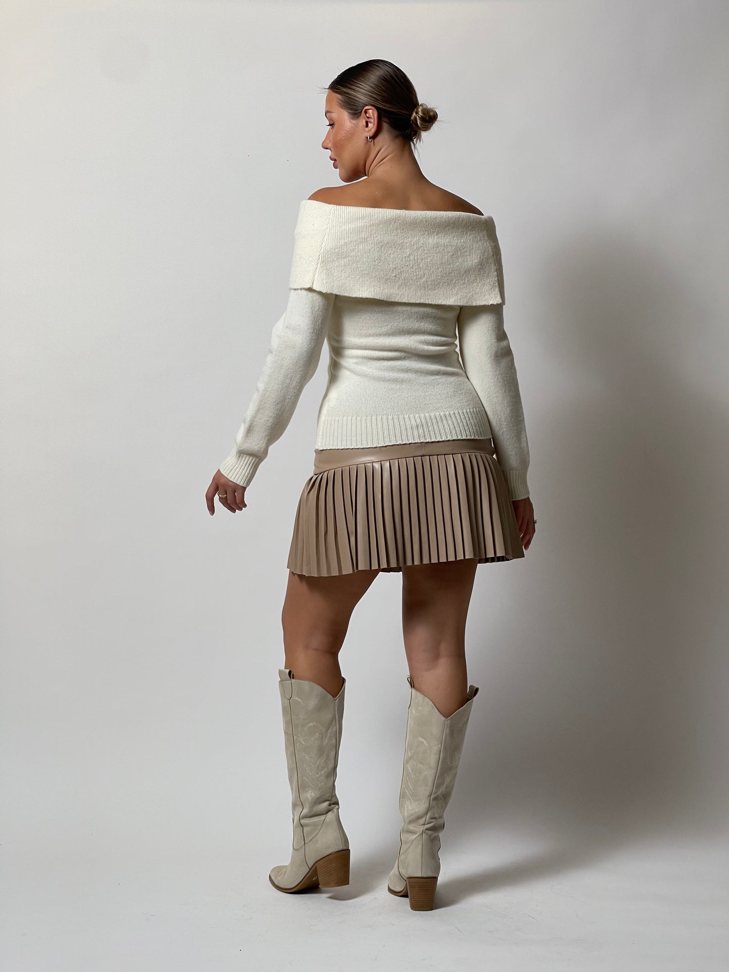 Off-Shoulder Knitted Pullover