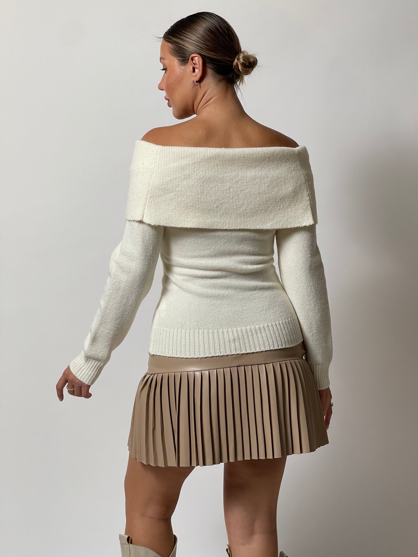 Off-Shoulder Knitted Pullover